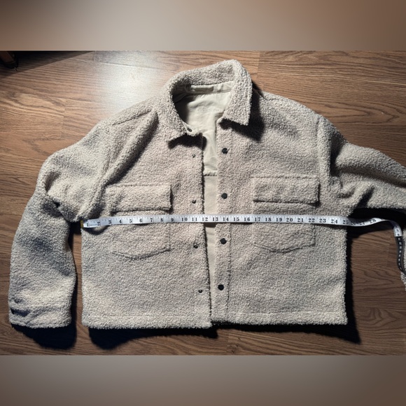 Vuori Cream Sherpa Jacket - Picture 5 of 11